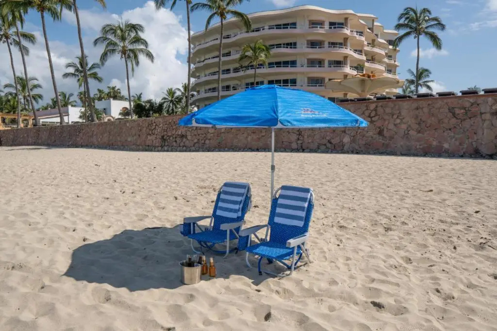 Ocean Front Condo with Pool Sleeps 7 Adults-Quinta del Mar 203