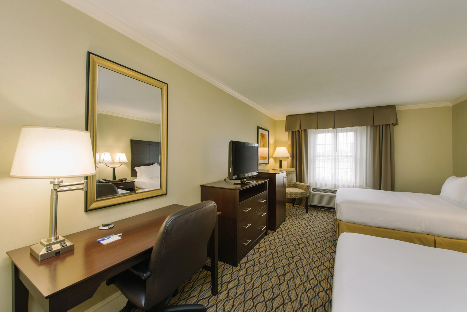 Holiday Inn Express & Suites Merrimack