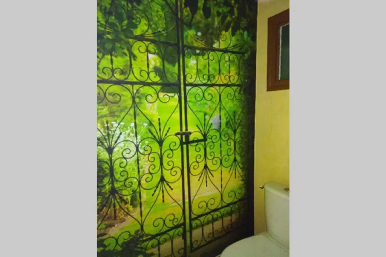 Petit nid douillet , calme avec vue sur le parc