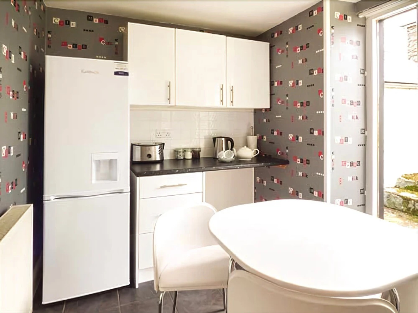 20 Glynllifon Street