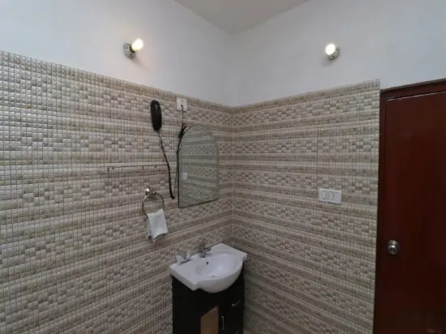 Hotel Dream Land by OYO