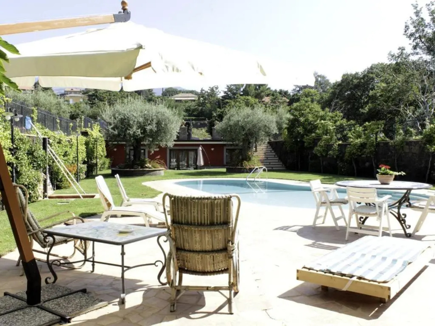 Daisy Magnolia House