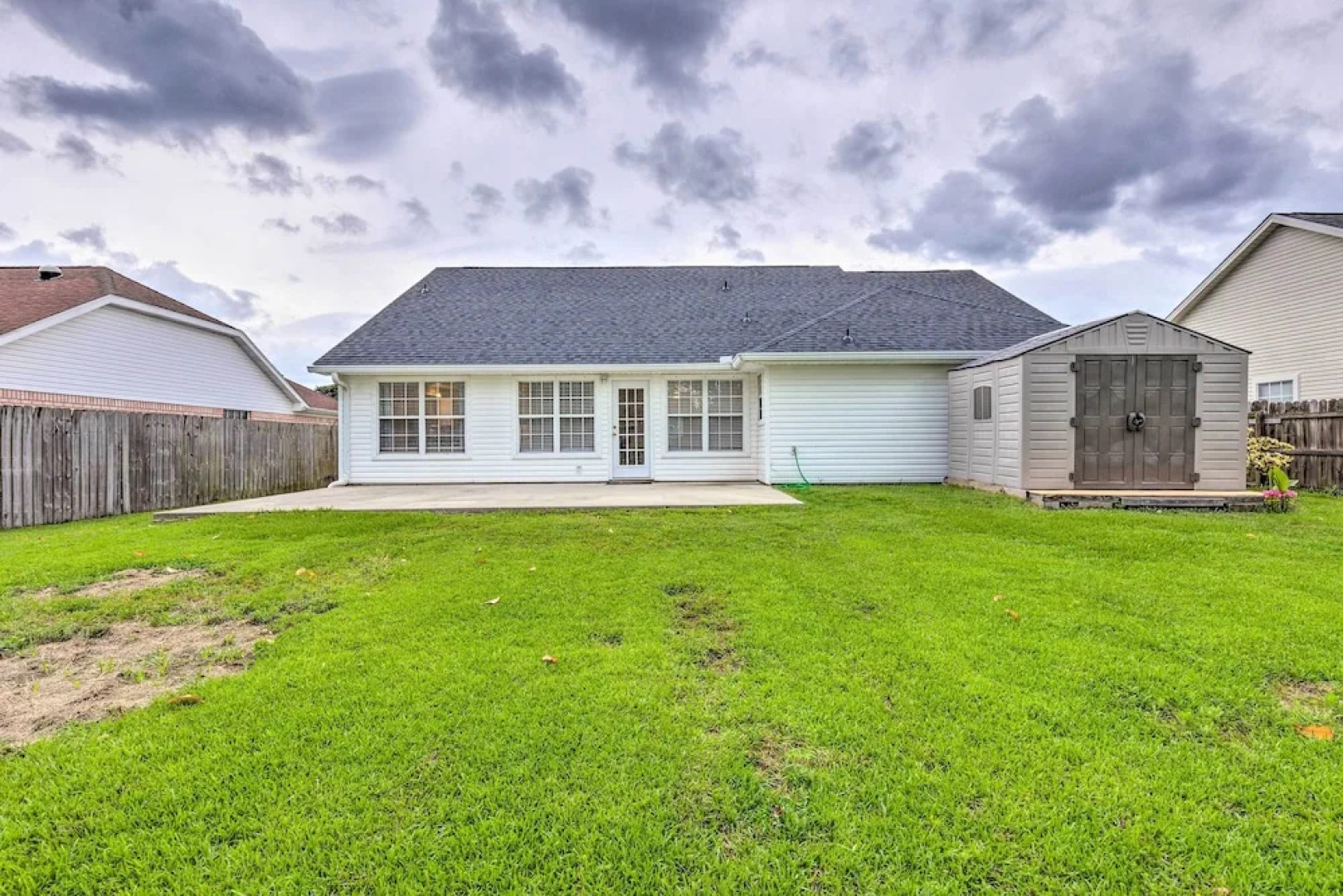 Single-story Home w/ Patio, 5 Mi to Beach!