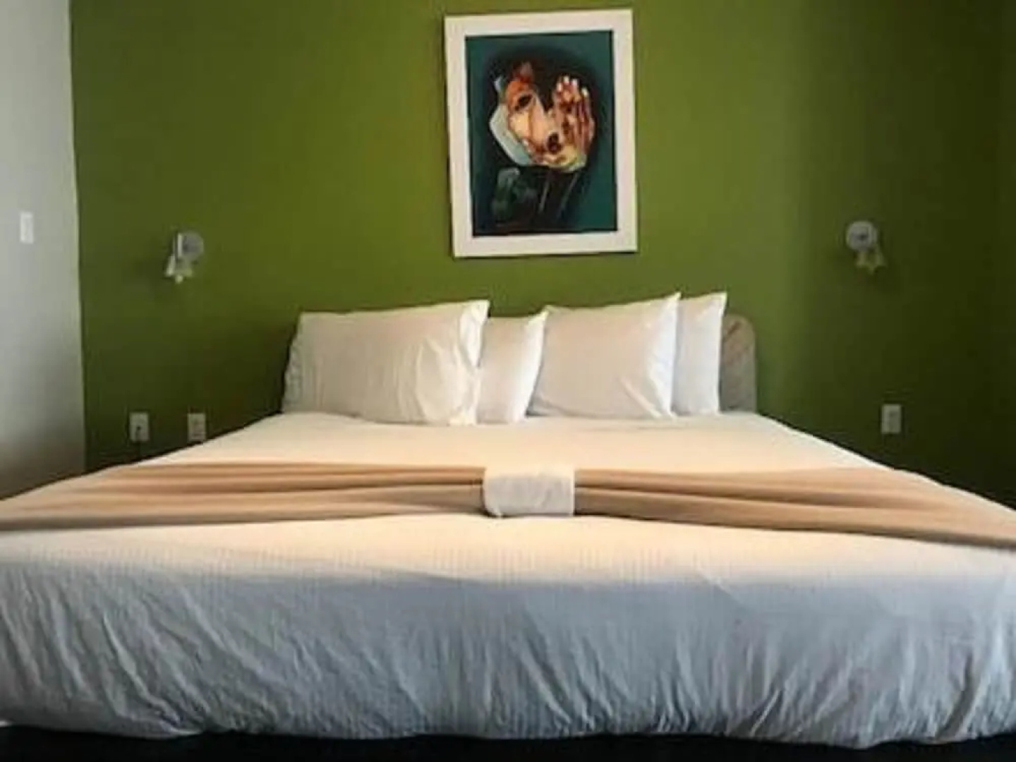Strand Ocean Drive Suites