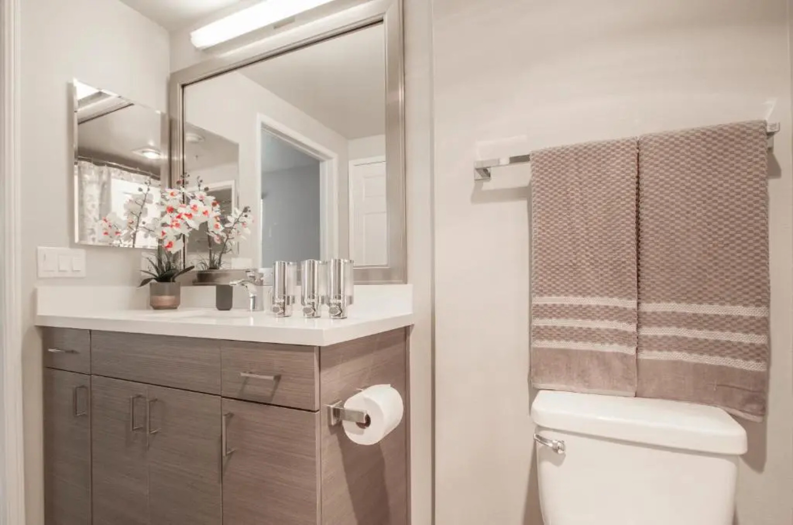 Marina Del Rey's Grand 2/2 Suite Pool View