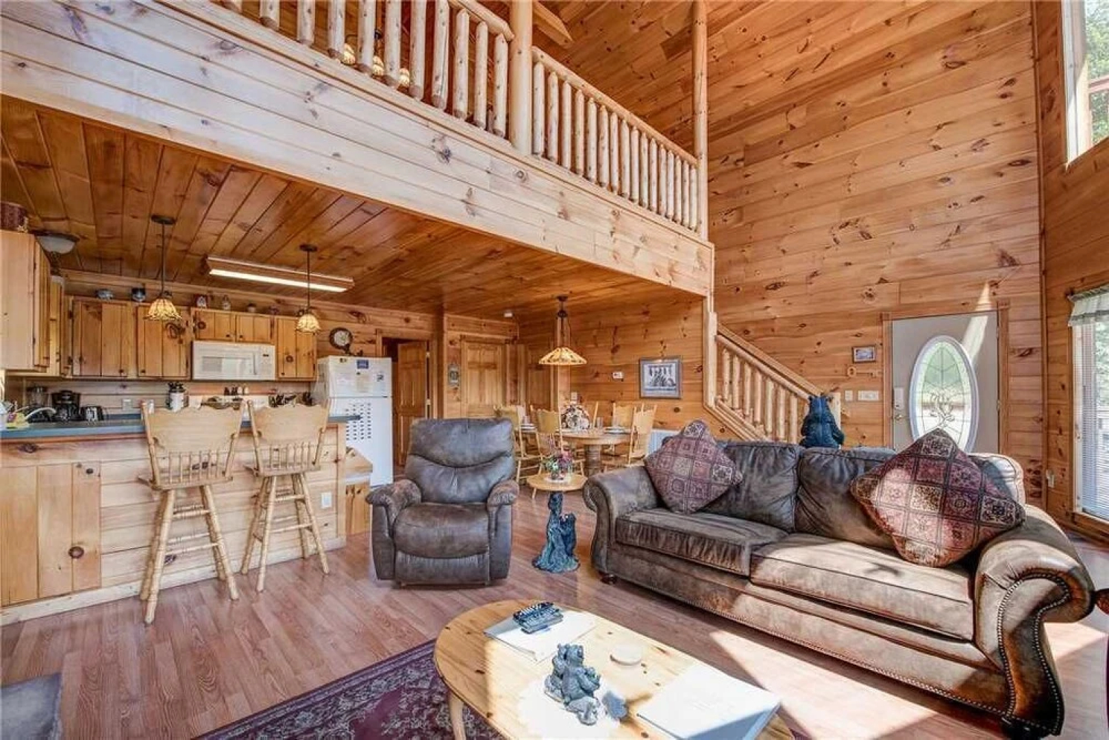 R Bearadise 2 Bedroom Home with Hot Tub
