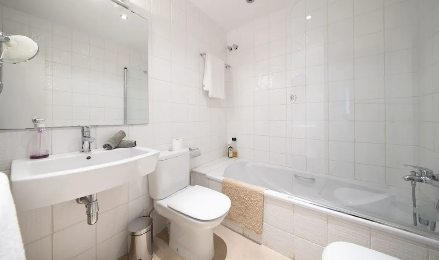 Tennis Apartment TVL 105