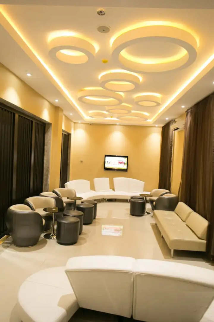 Echelon Heights Hotel