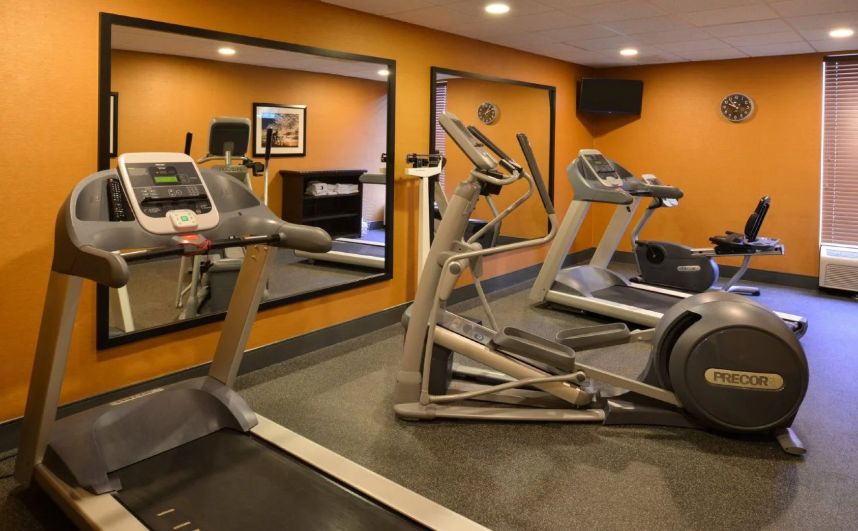 Holiday Inn Express Crestwood by IHG