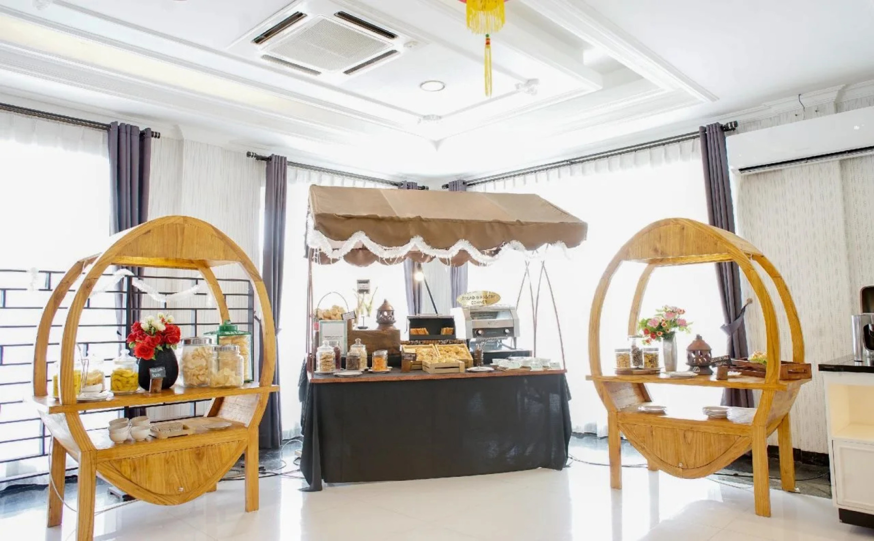 Adhiwangsa Hotel & Convention Hall