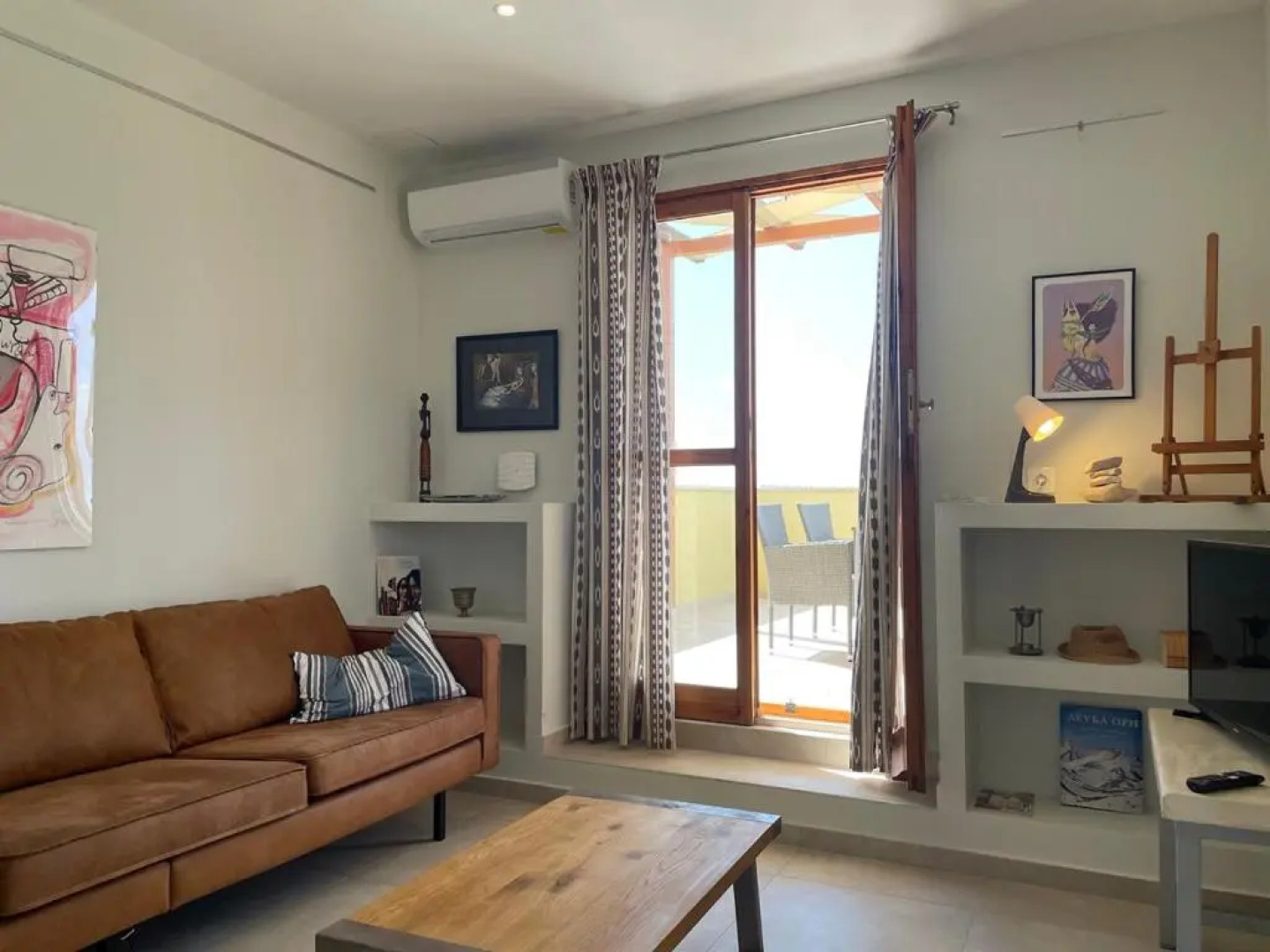 2 Apartments Sharing Garden and Pool