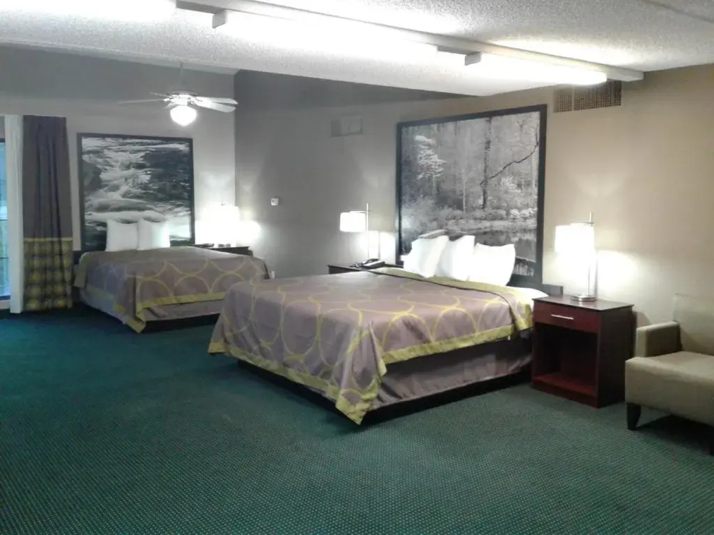 Super 8 Austell/Six Flags