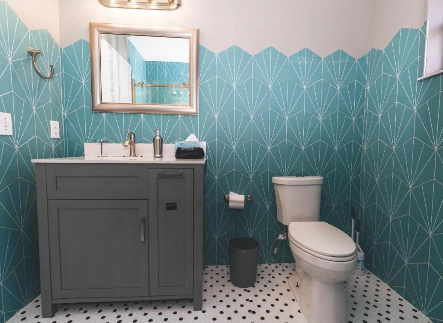 Golfers Paradise 4-hole PUTT-PUTT, 3b-2b home huge backyard, hammock