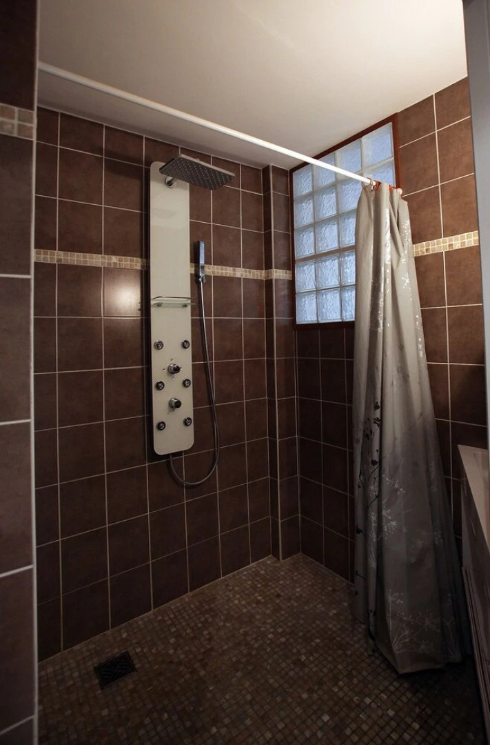 2 bright bedroom with balcony close to the lake