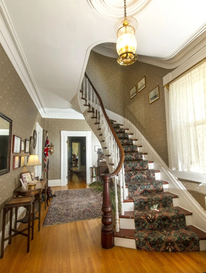 Homeport Historic Bed & Breakfast/Inn c 1858