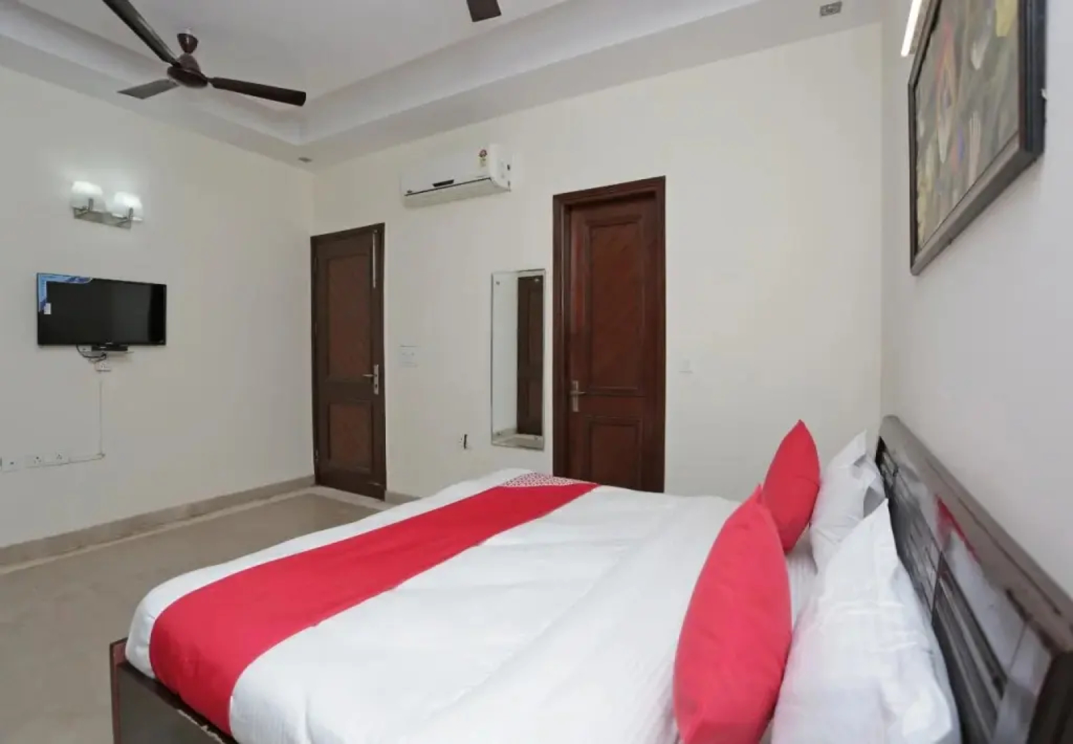 OYO Rooms Noida City Centre 208