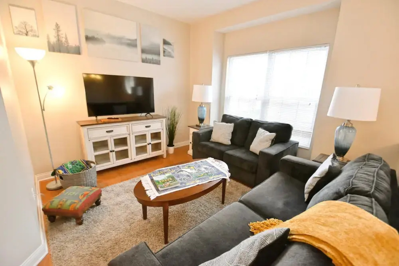 Walk to Notre Dame Spacious 3BR Townhome w Garage Family-friendly Amenities 123p