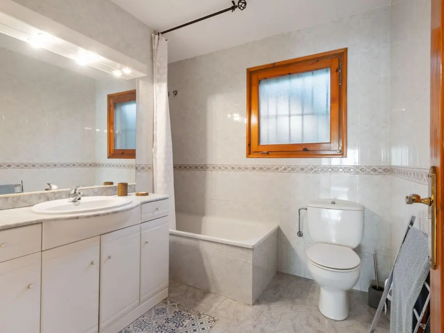 Cosy Holiday Home in Sant Pere Pescador With Private Swimming Pool