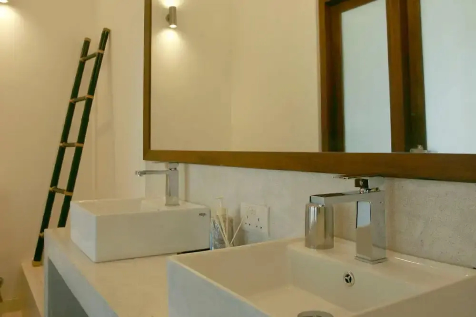 Elevated Villa Overlooking Tranquil Koggala Lake