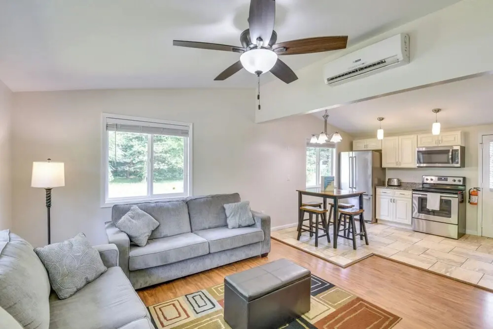 2 Mi to Warren Dunes: Sawyer Apartment w/ Deck!