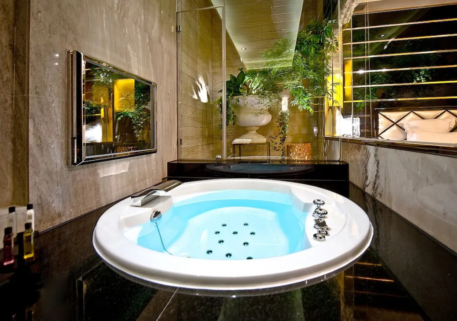 Royal Group Motel Ming Zu Branch