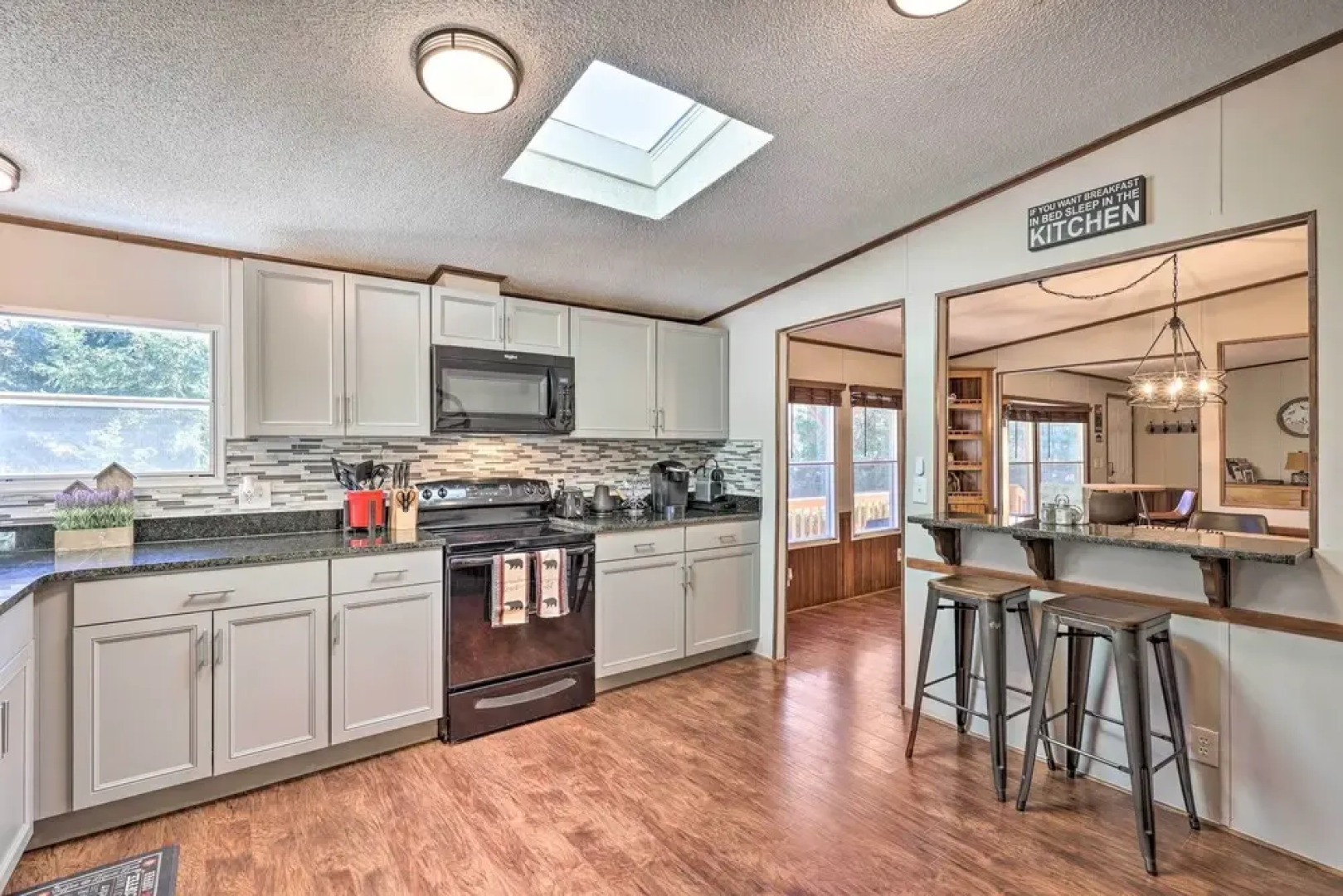 Hot Tub & Fire Pit at Luxe Blue Ridge Bungalow