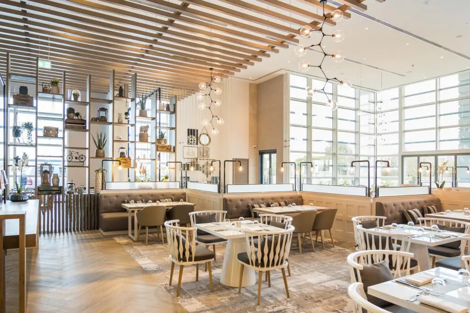 Отель Holiday Inn & Suites Dubai Festival City an IHG