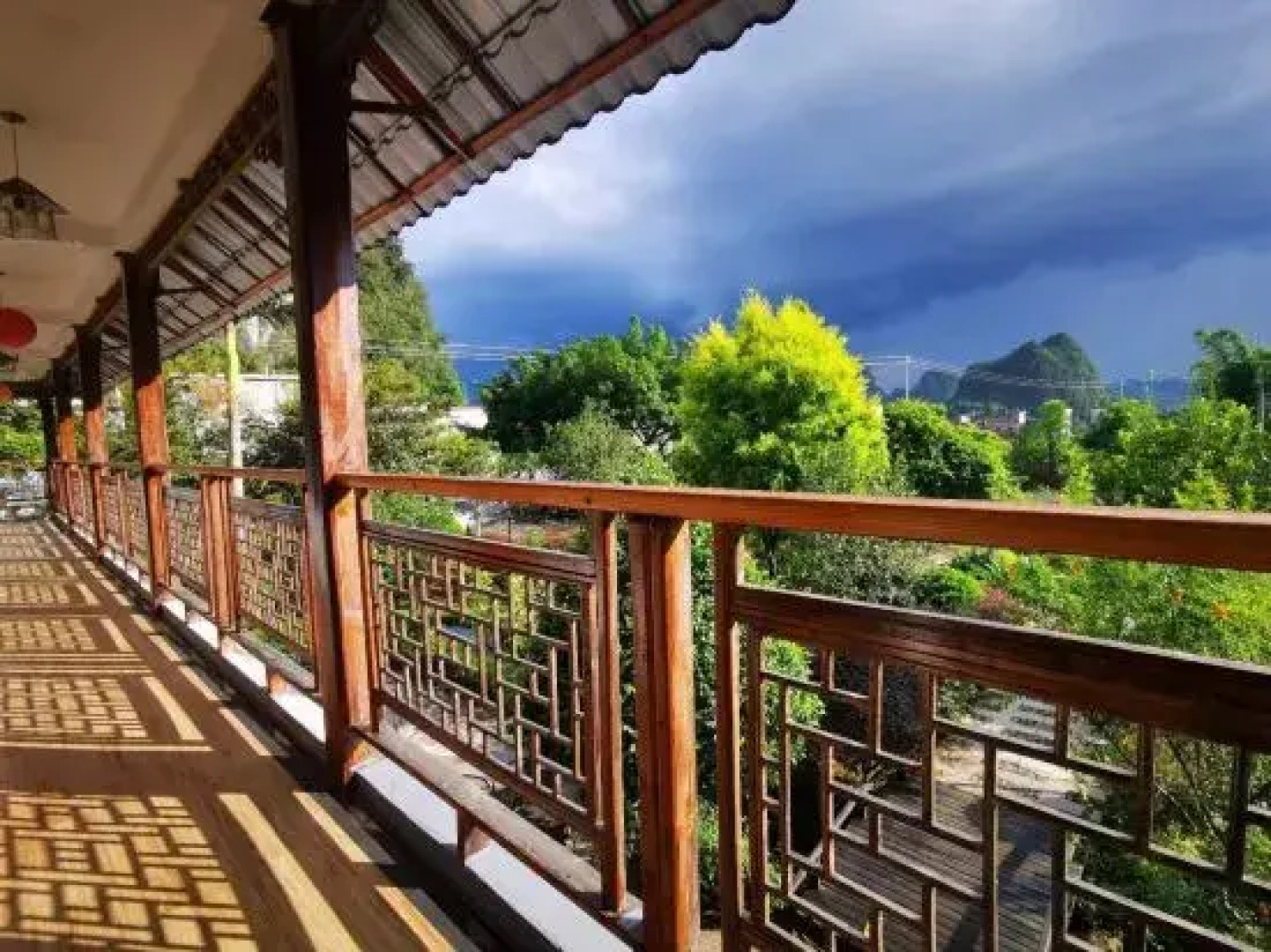 Yingxi Peak Forest Corridor Cuiying Residence