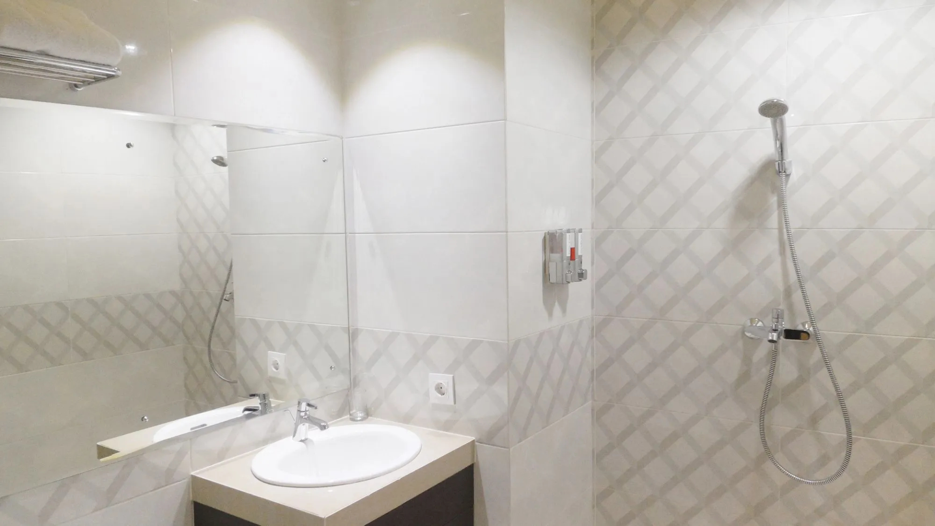 Grand Madani Hotel