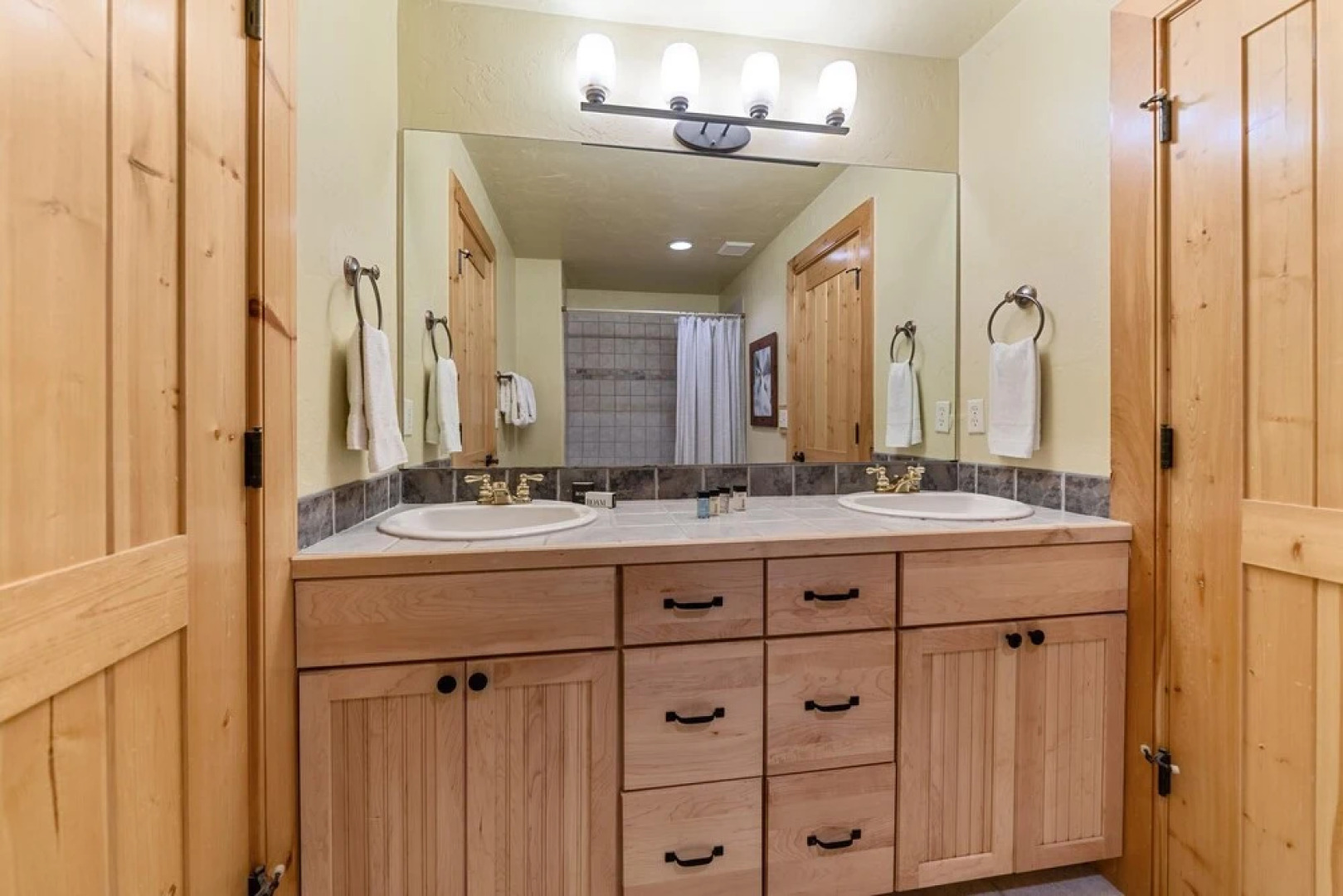 Breckenridge Copper Mountain Getaway, Sleeps 14