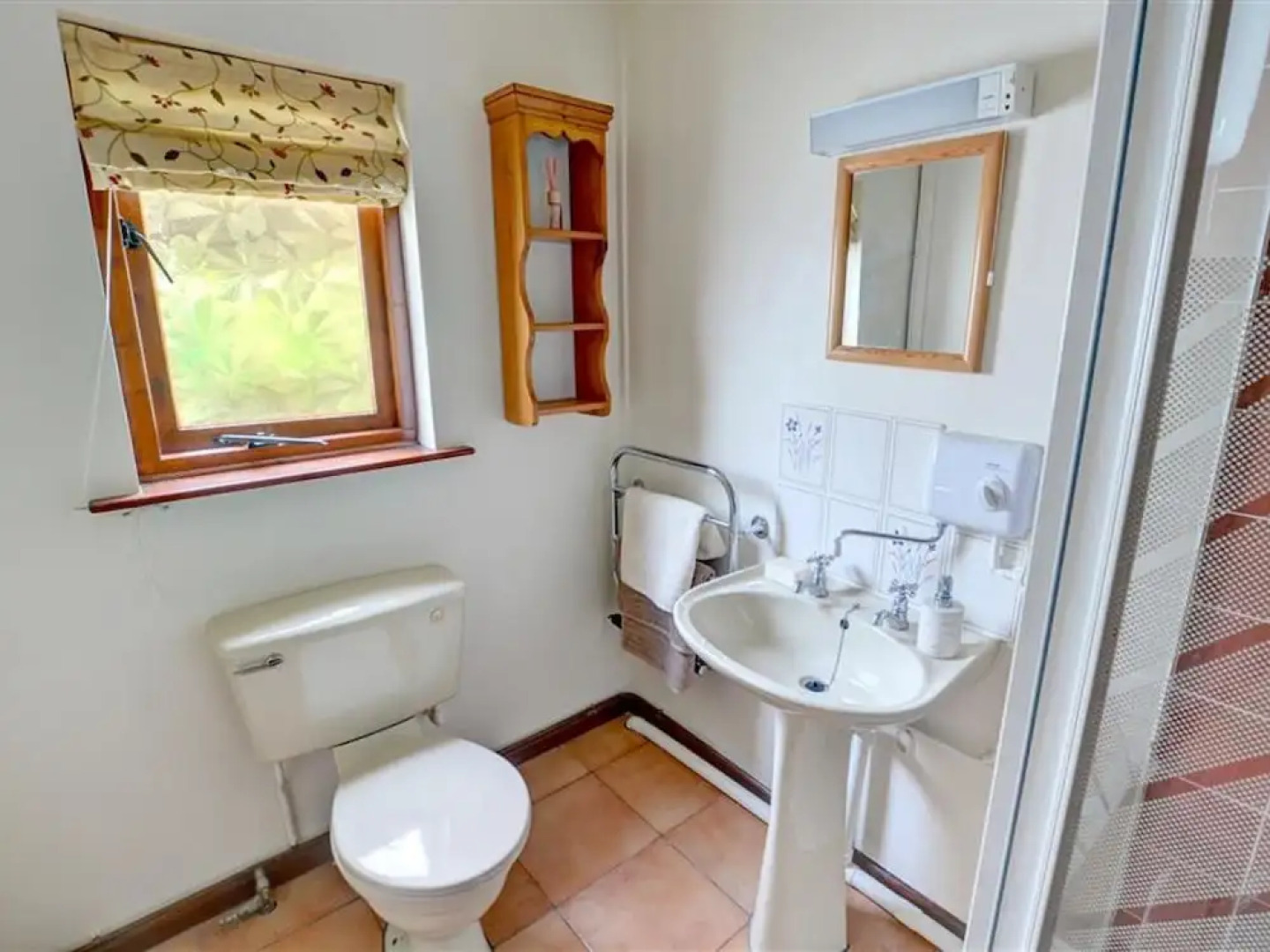 Chic Holiday Home in Talley With Garden