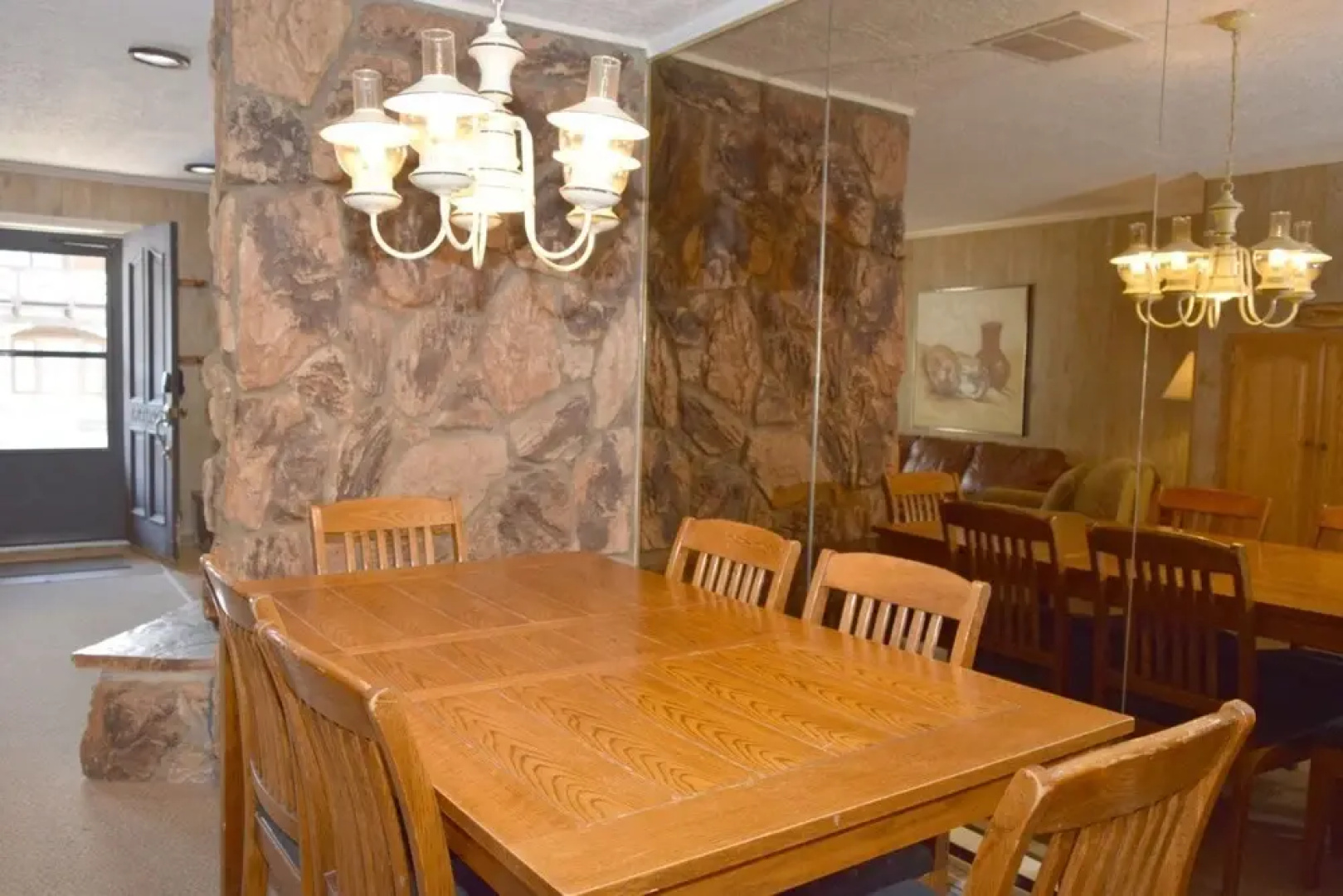 Claim_jumper_townhouse_19