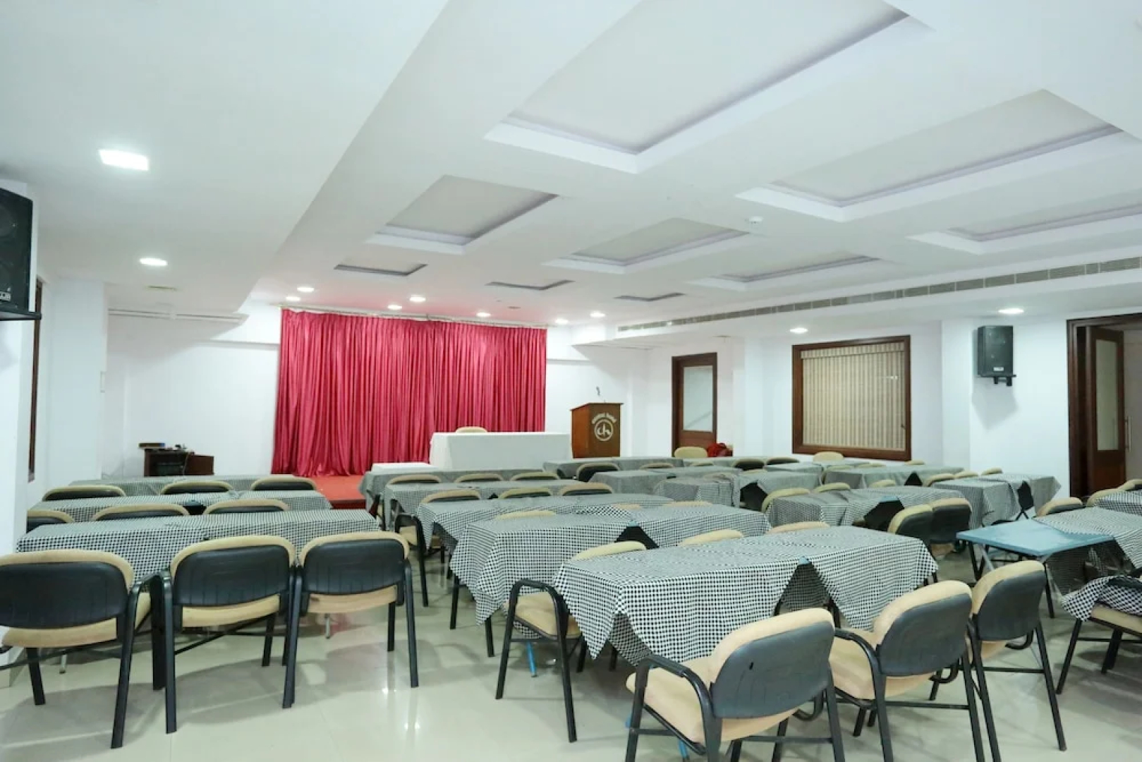 Oyo 15992 Central Hotel