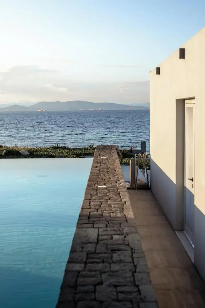 Horizon Luxury Seafront Villa