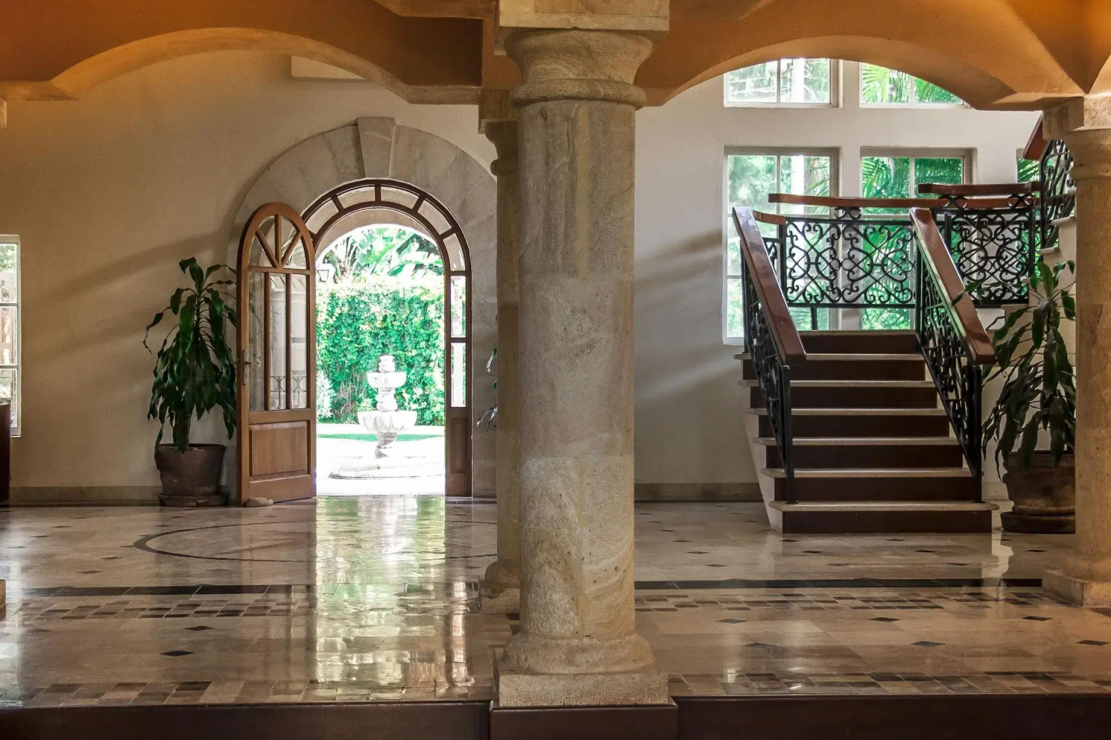 La Esmeralda en el Encanto Hotel Petit