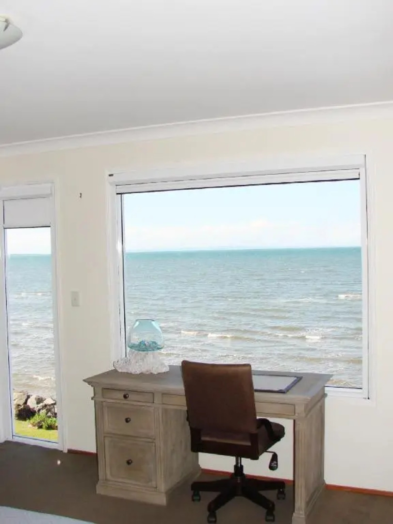 Ocean Pearl - 3 bedroom beachfront property!