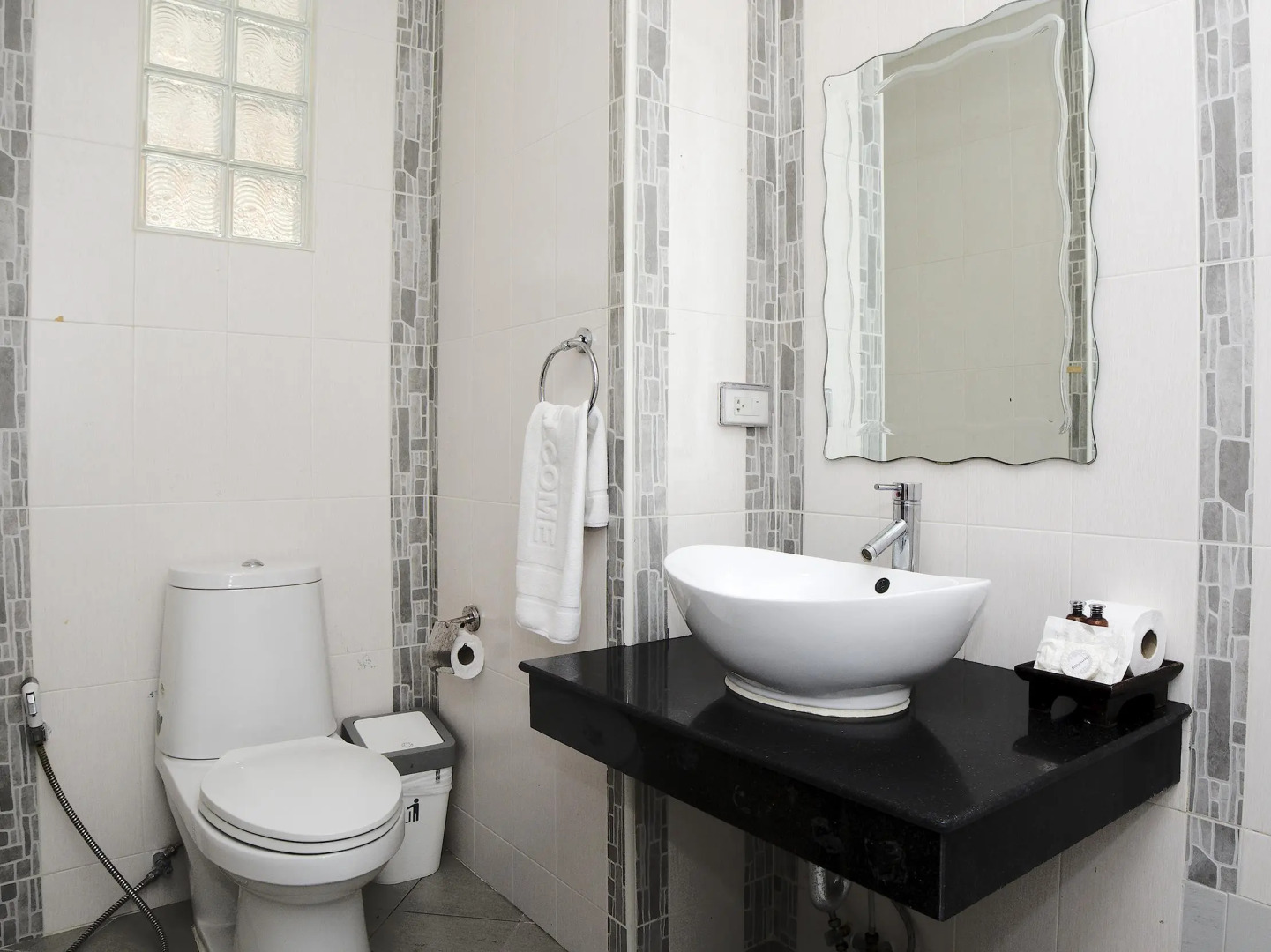 Whispering Palms Suite