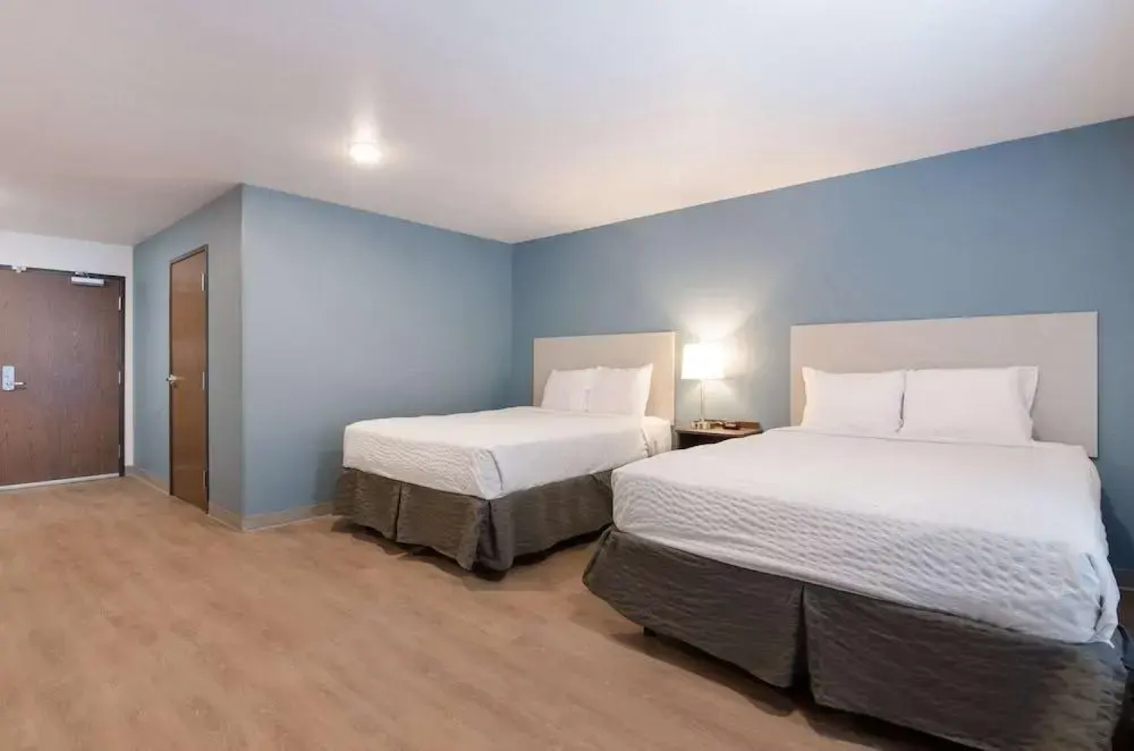 WoodSpring Suites