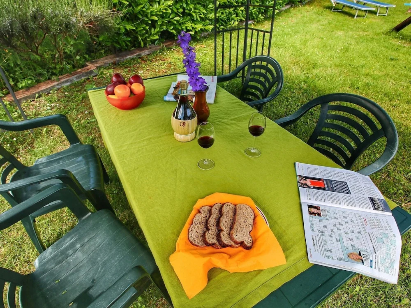 Rustic Apartment in Caprese Michelangelo near Lake