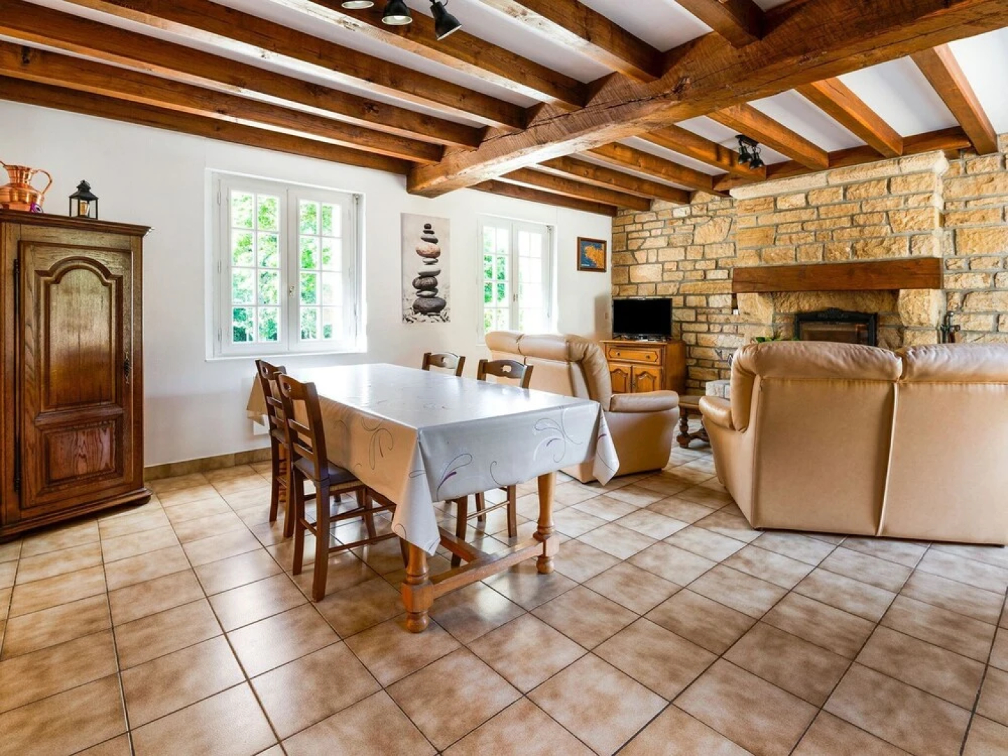 Quaint Holiday Home in Logonna-daoulas Near Sea