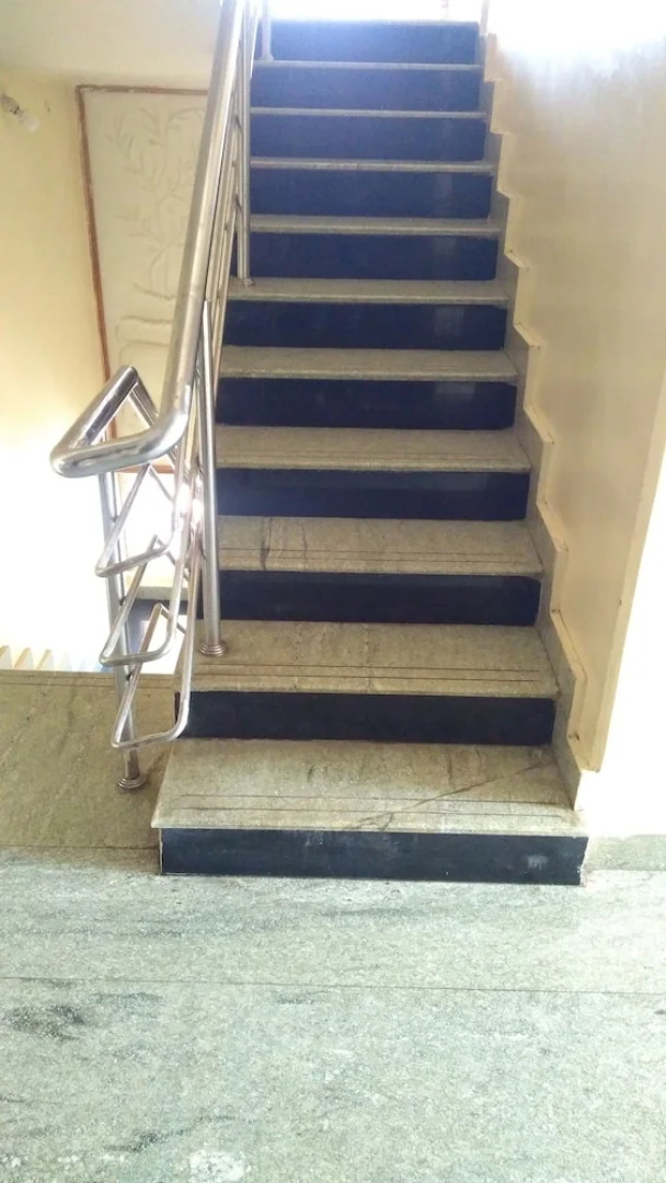 Iroomz NVR Hotels Luxury Redefined