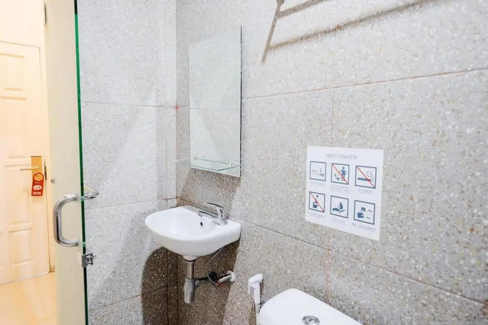 Mozy's Guesthouse by RedDoorz