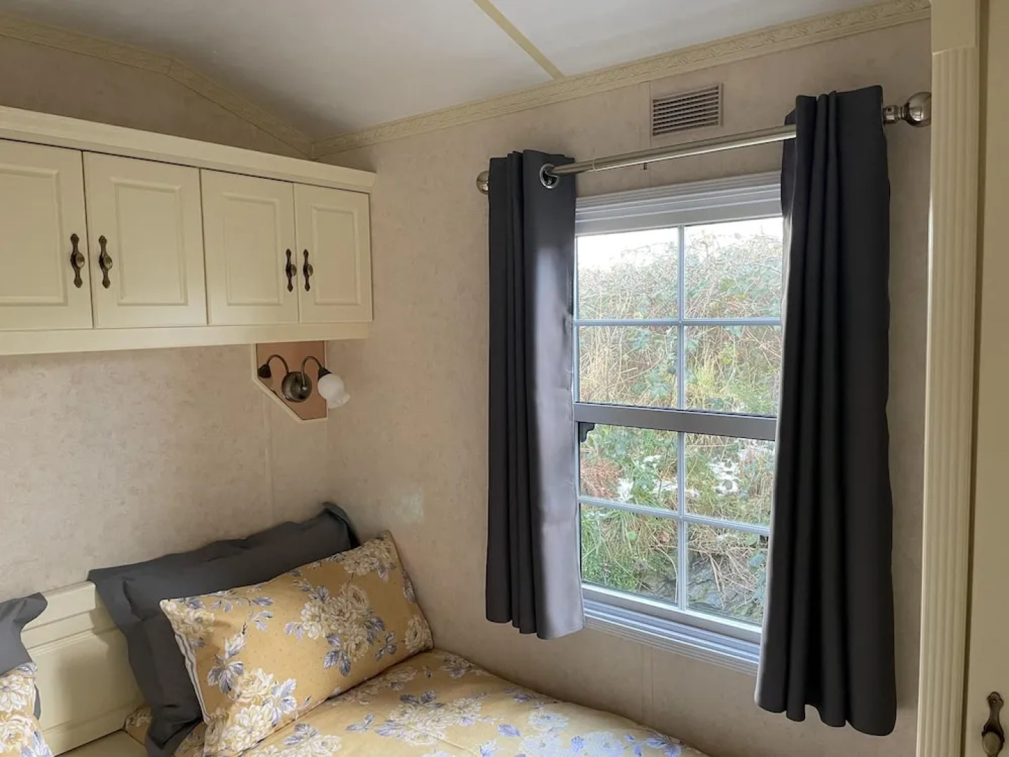 Captivating 2-bed Static Caravan on Private Land