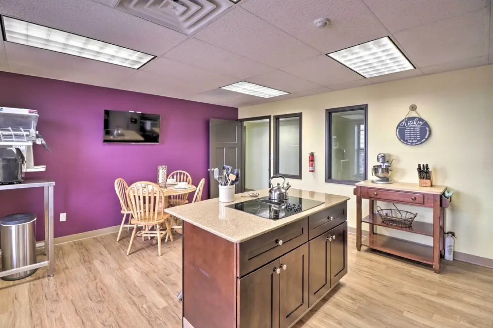 Roomy Multi-family Retreat in Dtwn Mountain Home!