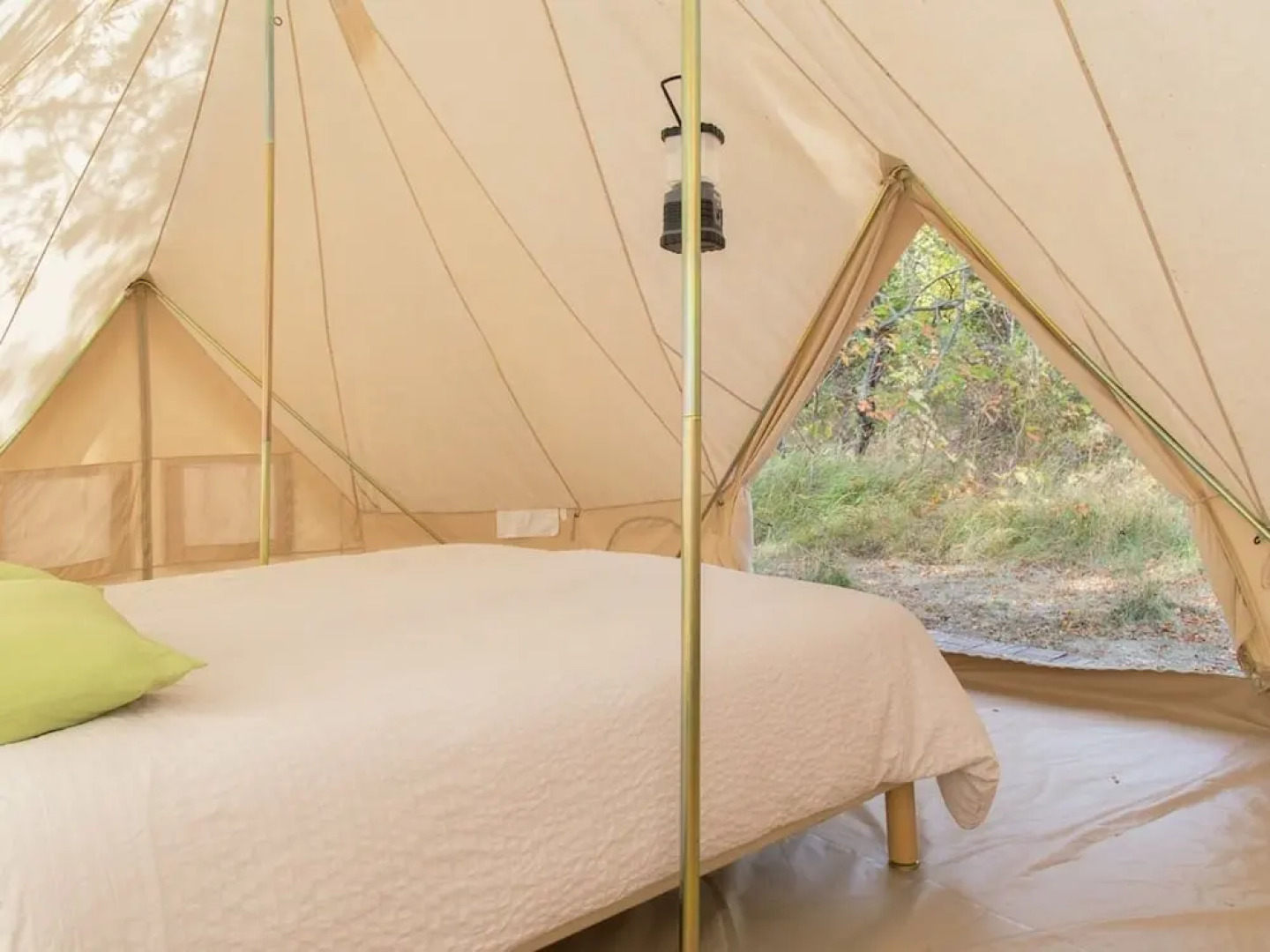 La Danse des Papillons - Campsite