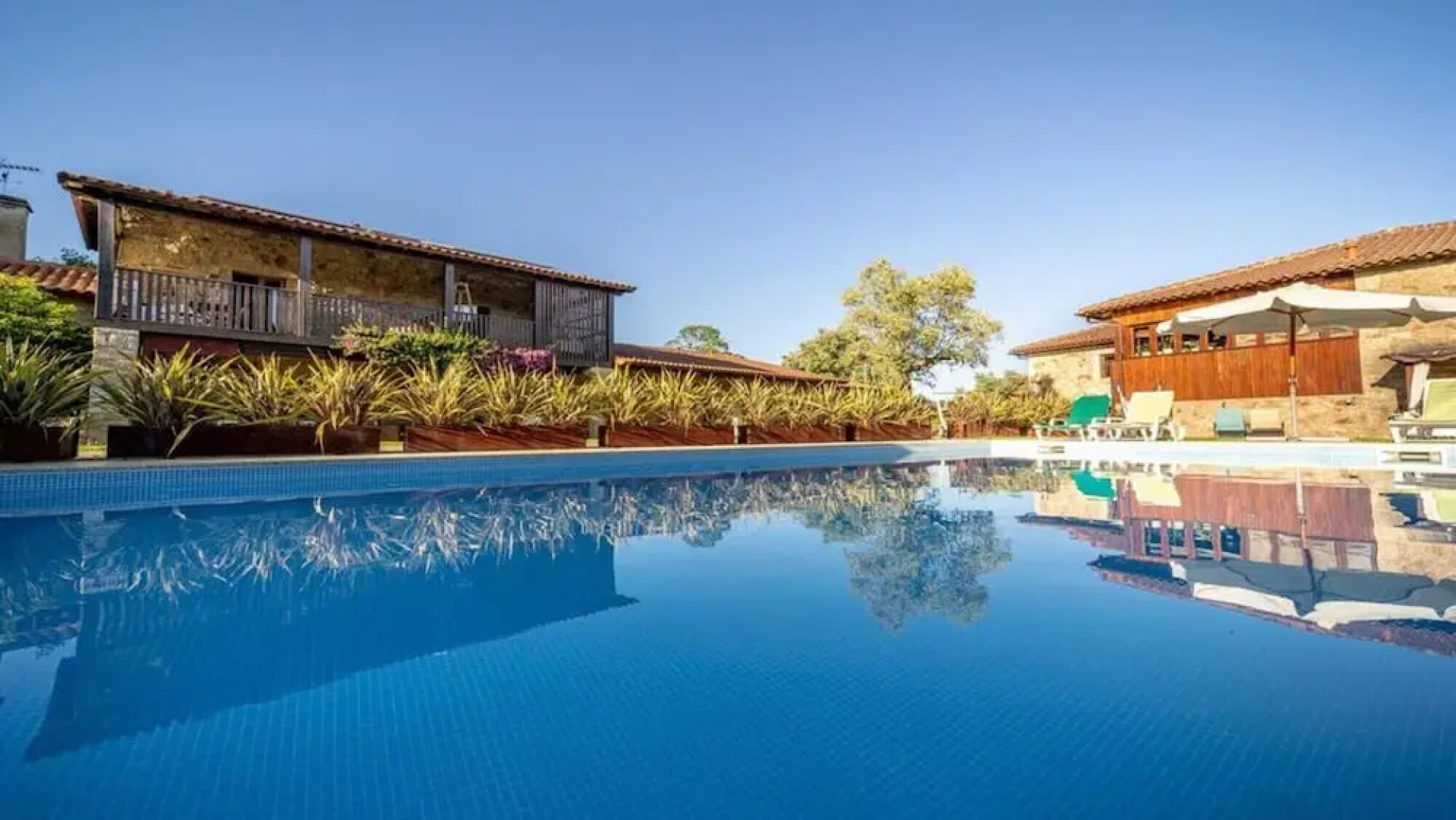 Villa com Piscina Braga by Izibookings