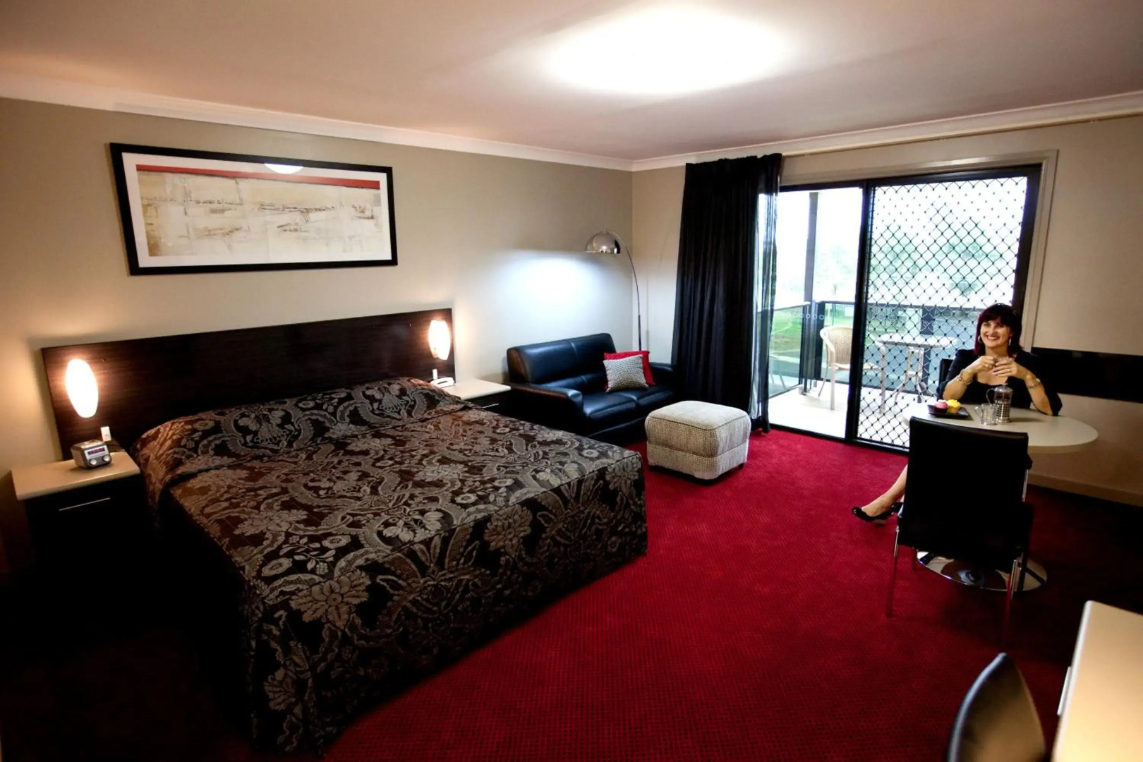 Cattleman's Country Motor Inn & Serviced Apartments