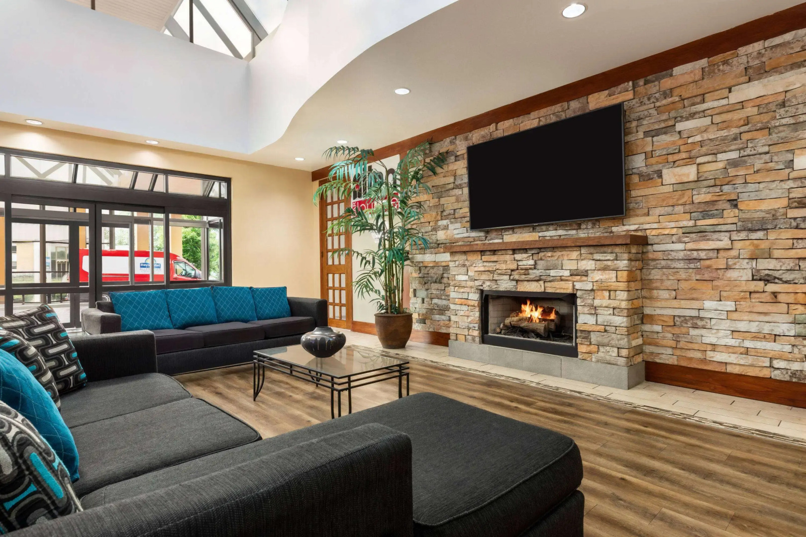 Days Hotel by Wyndham Allentown Airport / Lehigh Valley