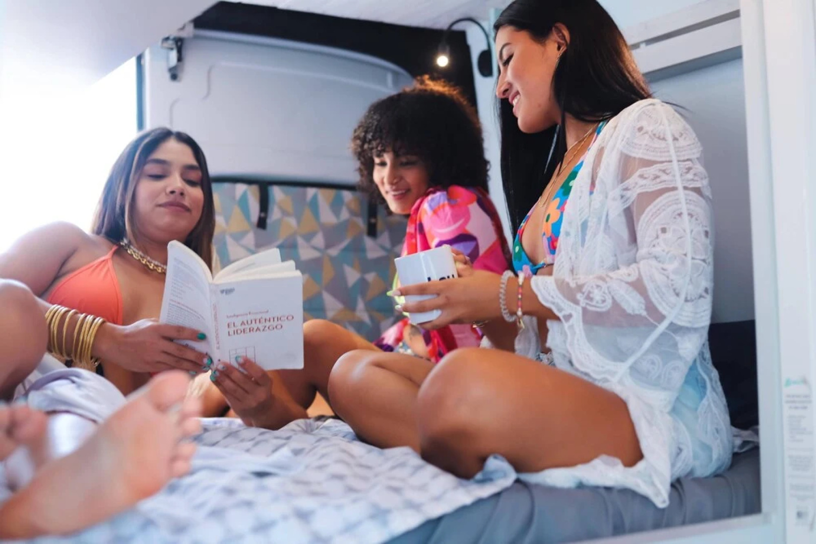 CampoMar Van Island Adventure on Wheels