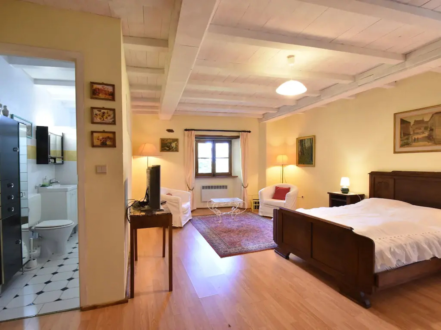 Typical Norman Farmhouse With Free Wifi, a Short Drive From the Coast